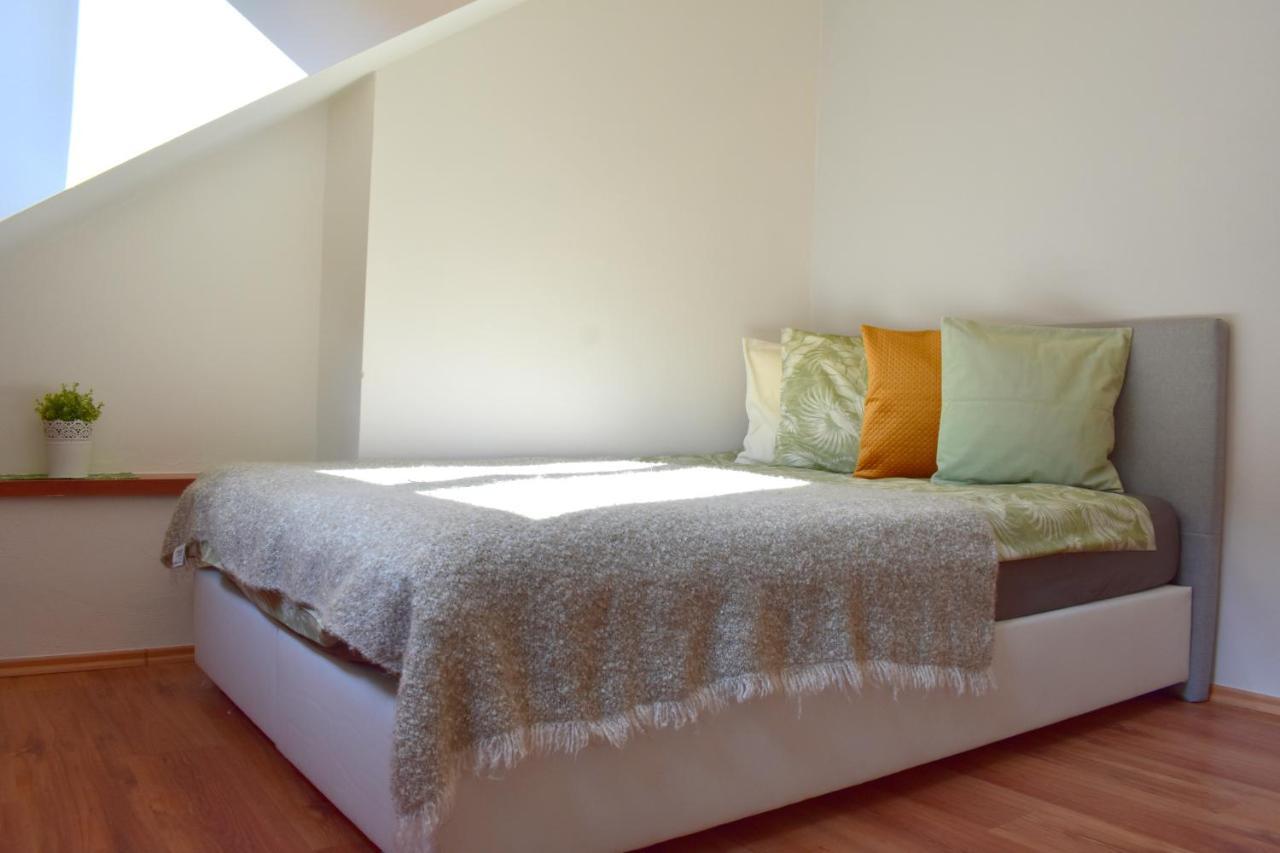 פראג New Central Rooftop With Private Wellness, Sauna & Whirlpool Bath מראה חיצוני תמונה