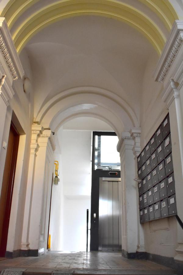 פראג New Central Rooftop With Private Wellness, Sauna & Whirlpool Bath מראה חיצוני תמונה