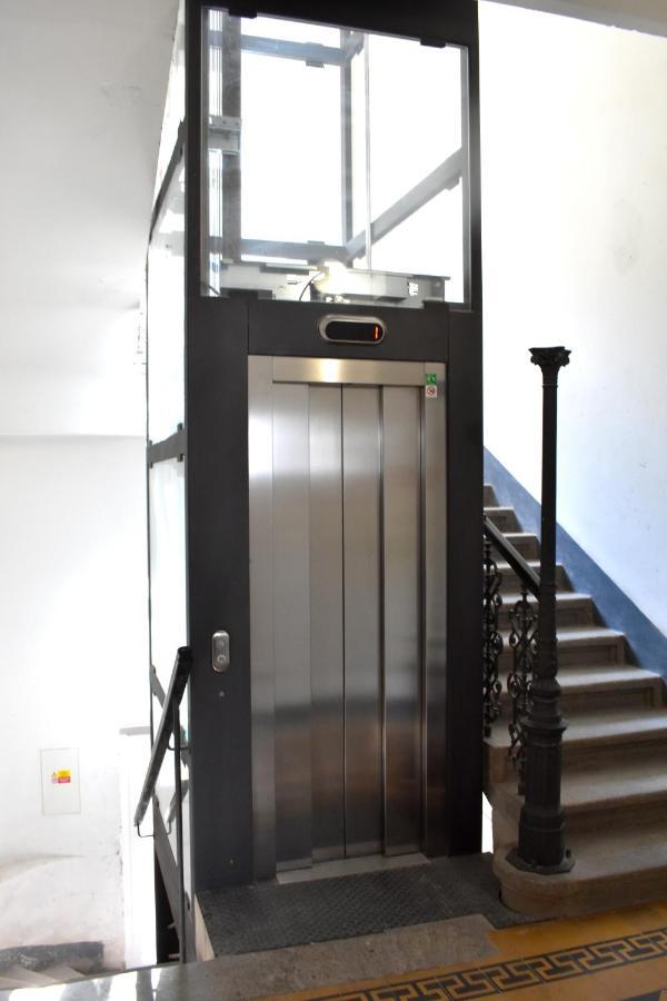 פראג New Central Rooftop With Private Wellness, Sauna & Whirlpool Bath מראה חיצוני תמונה